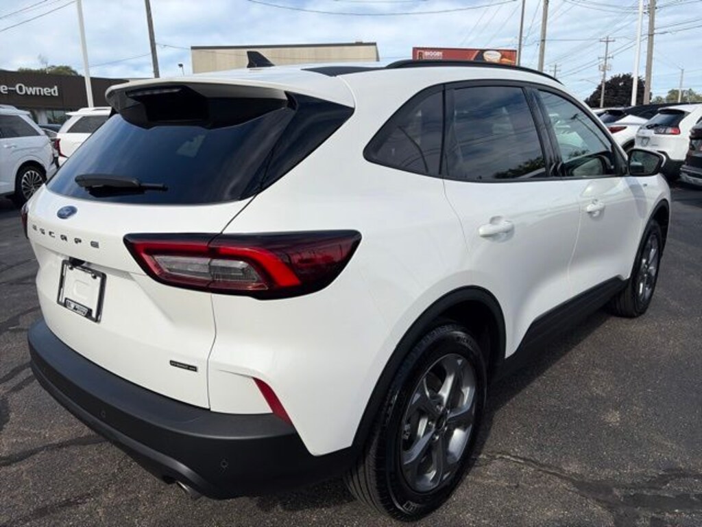 Used 2025 Ford Escape ST-Line Select SUV