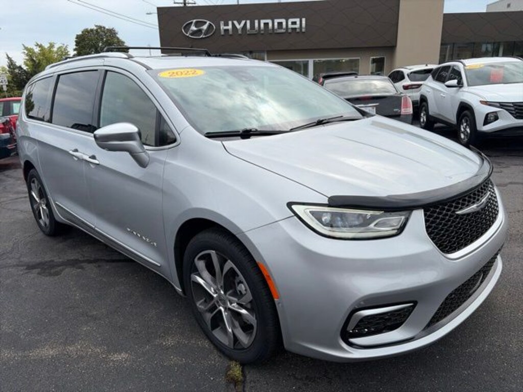 Used 2022 Chrysler Pacifica Pinnacle Van Passenger Van