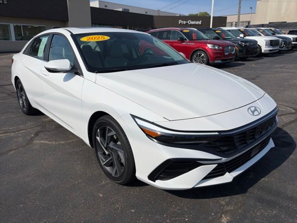 Used 2025 Hyundai Elantra Hybrid Limited Sedan