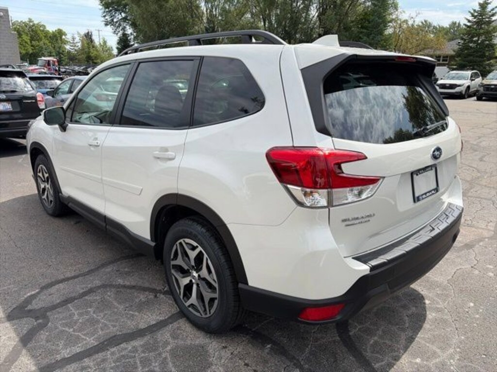 Used 2023 Subaru Forester Premium SUV