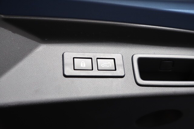 2025 Subaru Forester Premium photo 3