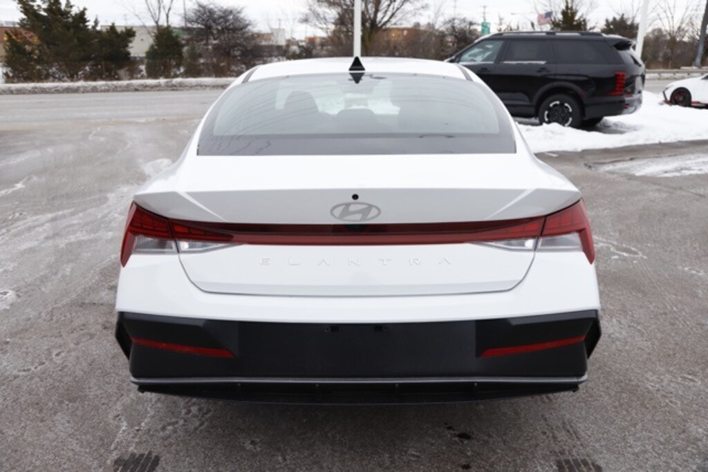 Used 2024 Hyundai Elantra SEL Sedan