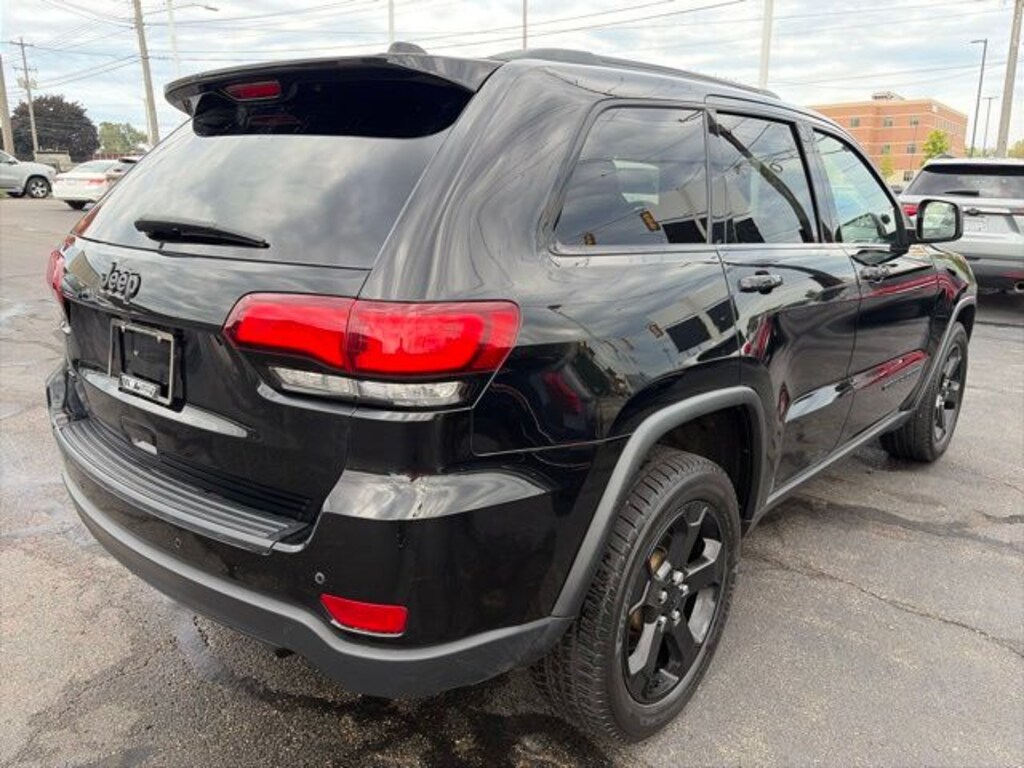 Used 2021 Jeep Grand Cherokee Laredo SUV