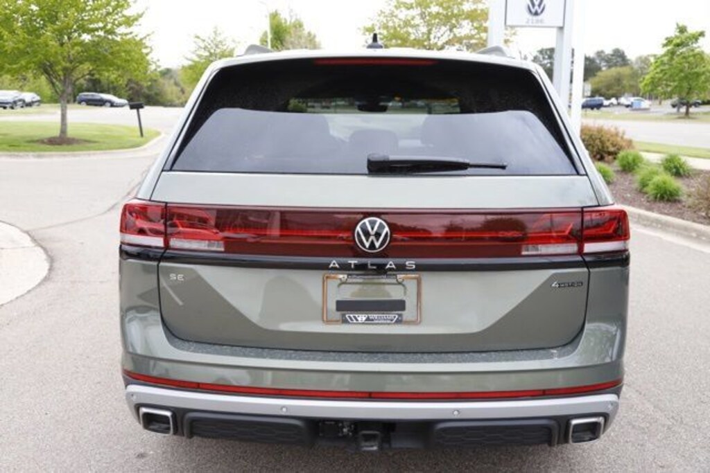 Used 2025 Volkswagen Atlas 2.0T Peak Edition SUV