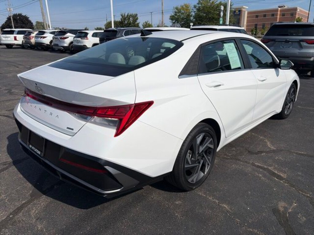 Used 2025 Hyundai Elantra Hybrid Limited Sedan
