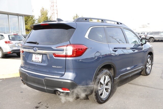 2025 Subaru Ascent Premium photo 2