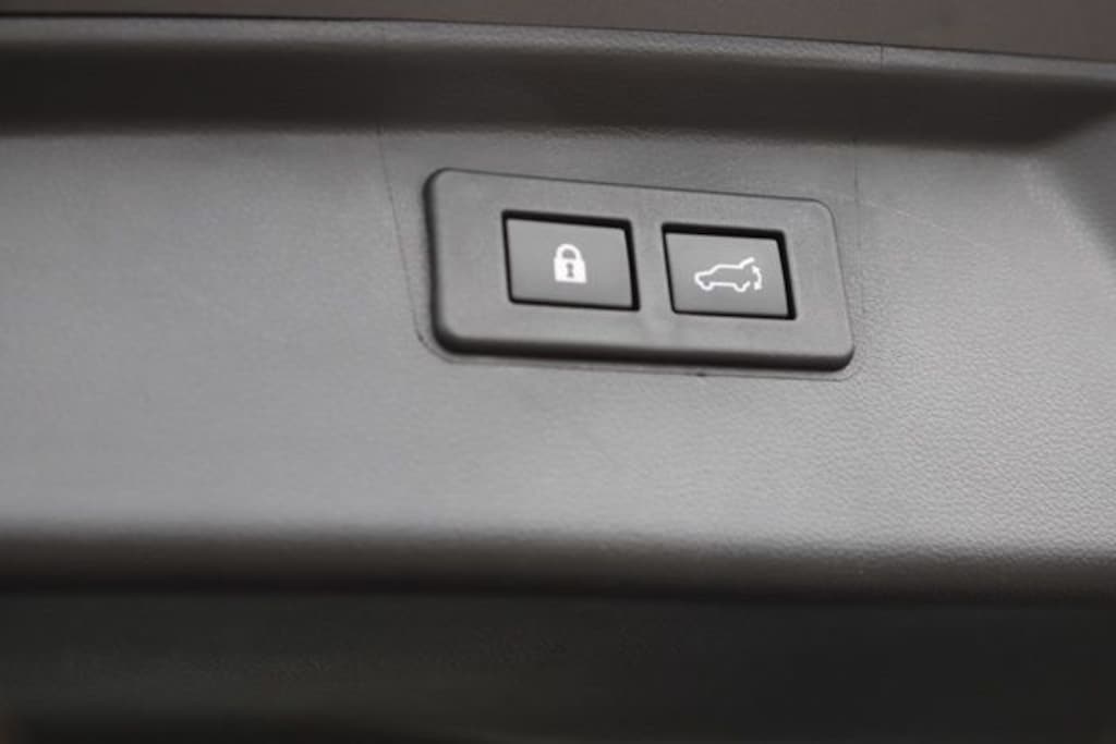 Used 2025 Subaru Outback Premium SUV