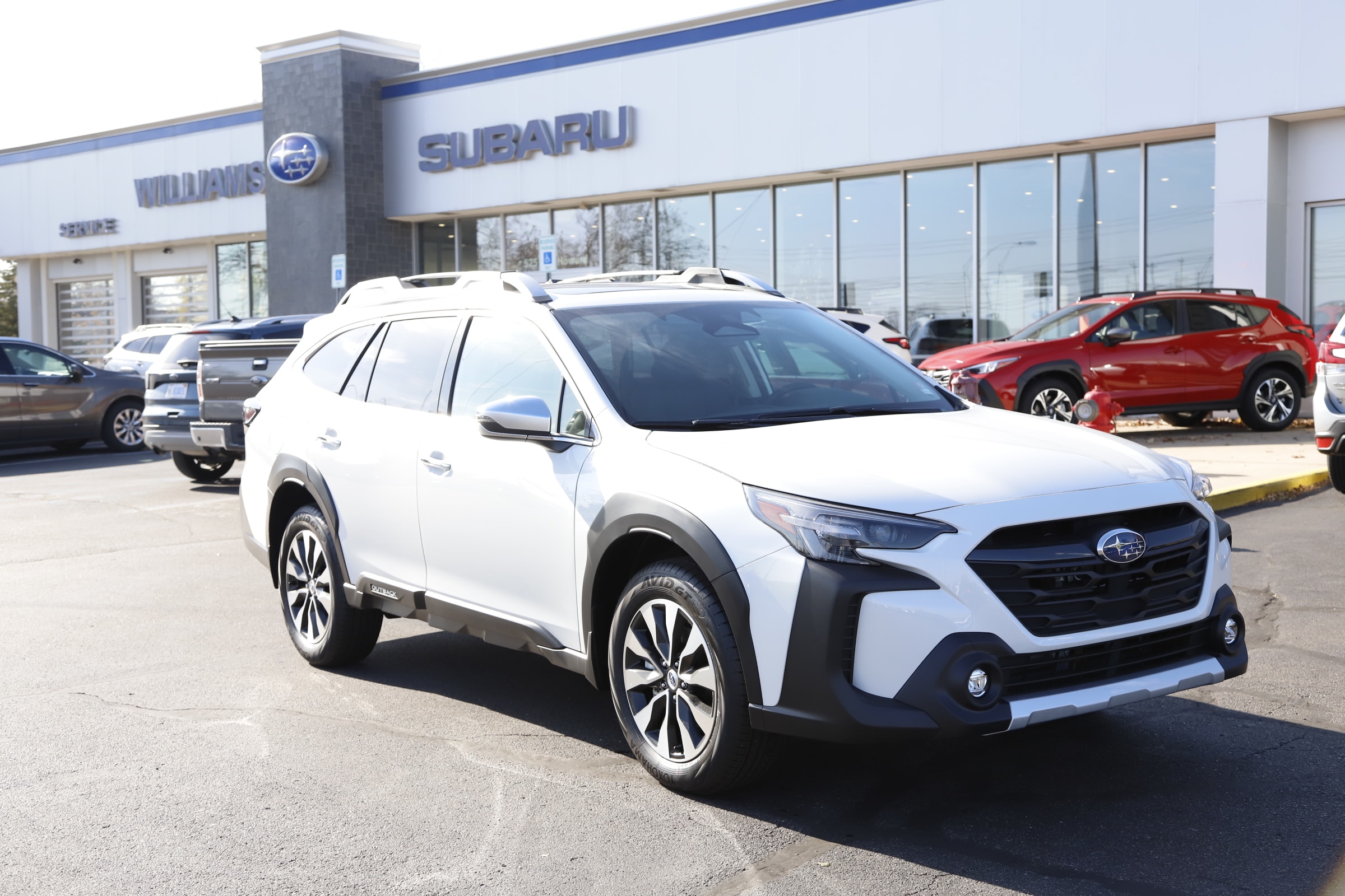 2025 Subaru Outback Touring's photo