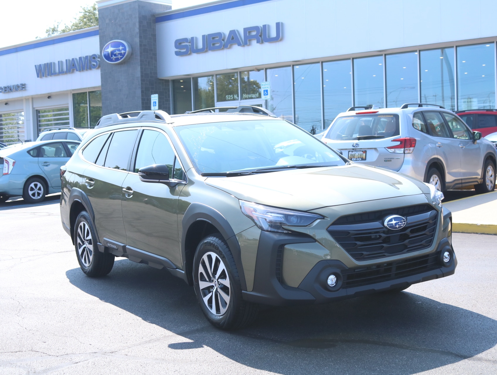 2025 Subaru Outback Premium's photo