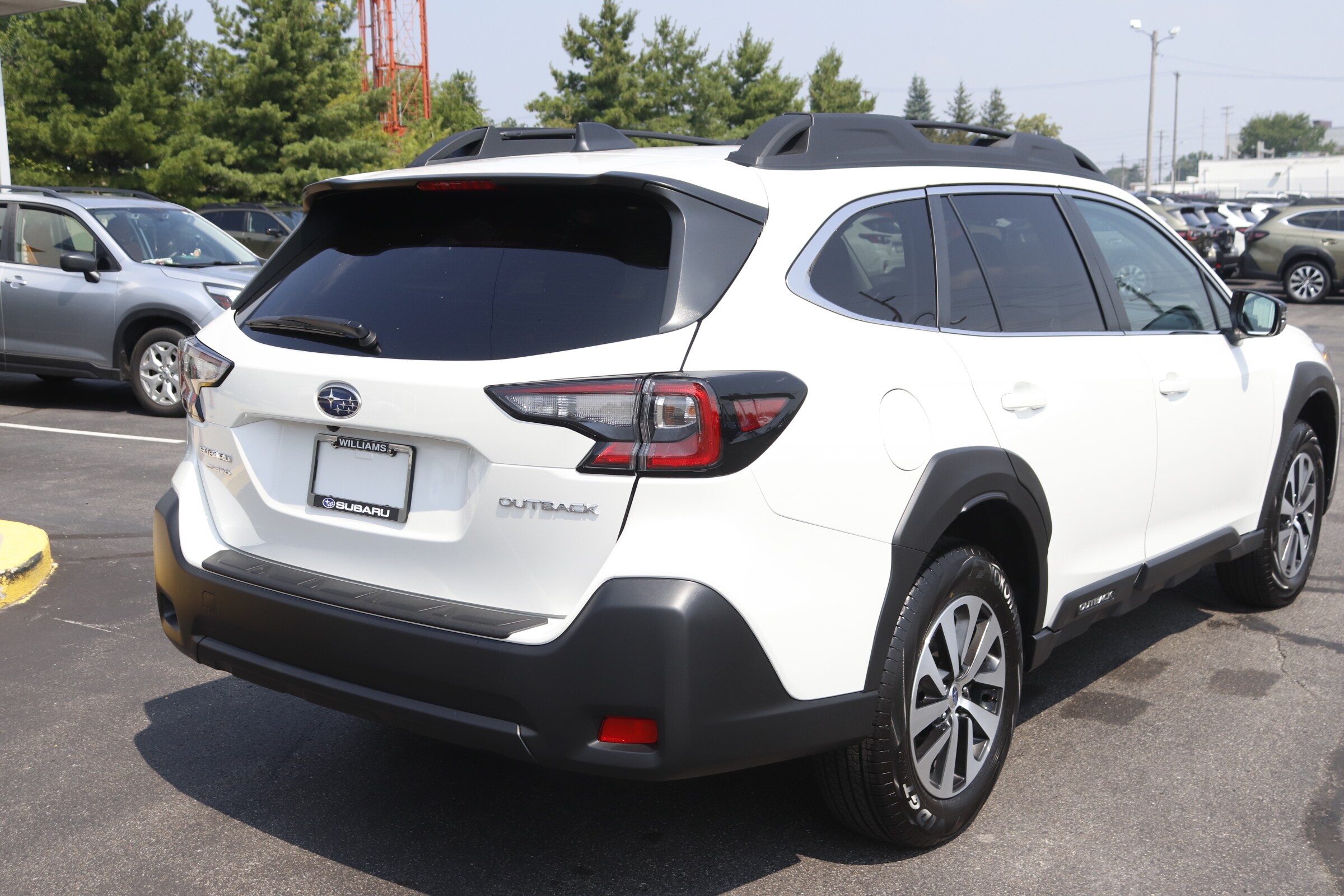 2025 Subaru Outback Premium photo 2