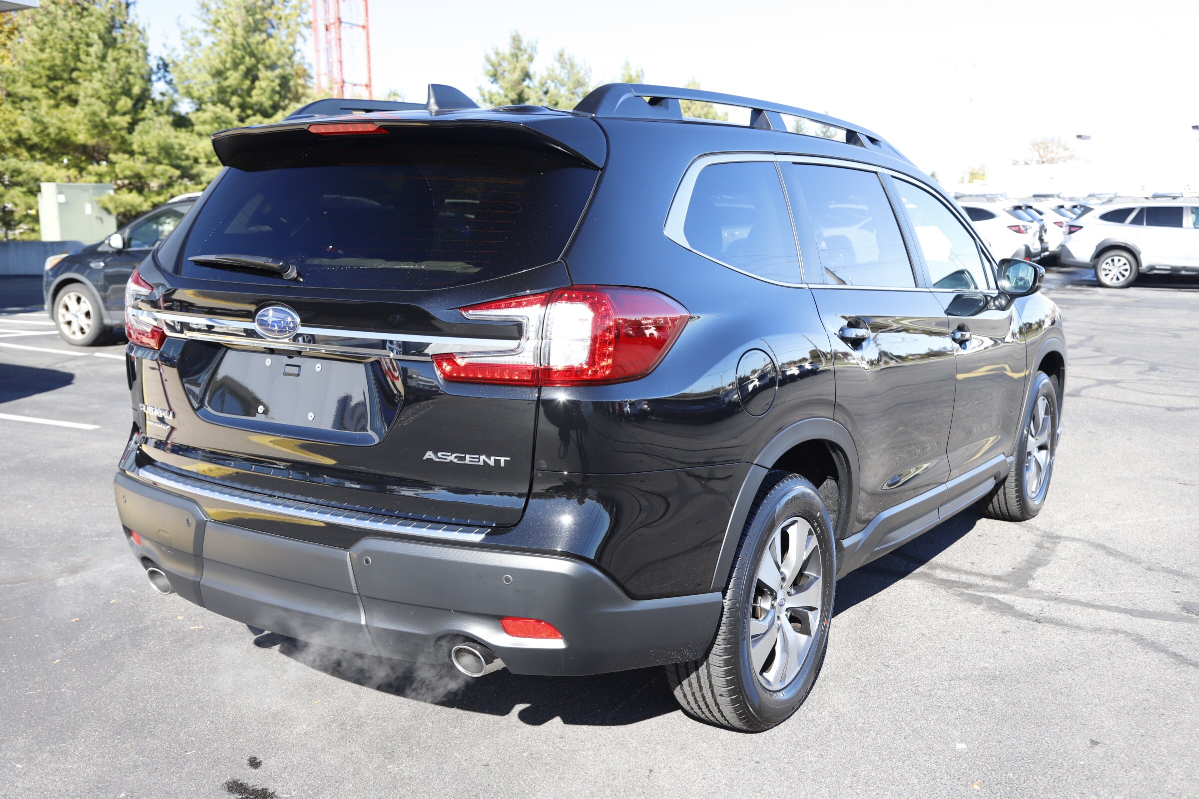 2025 Subaru Ascent Premium photo 2