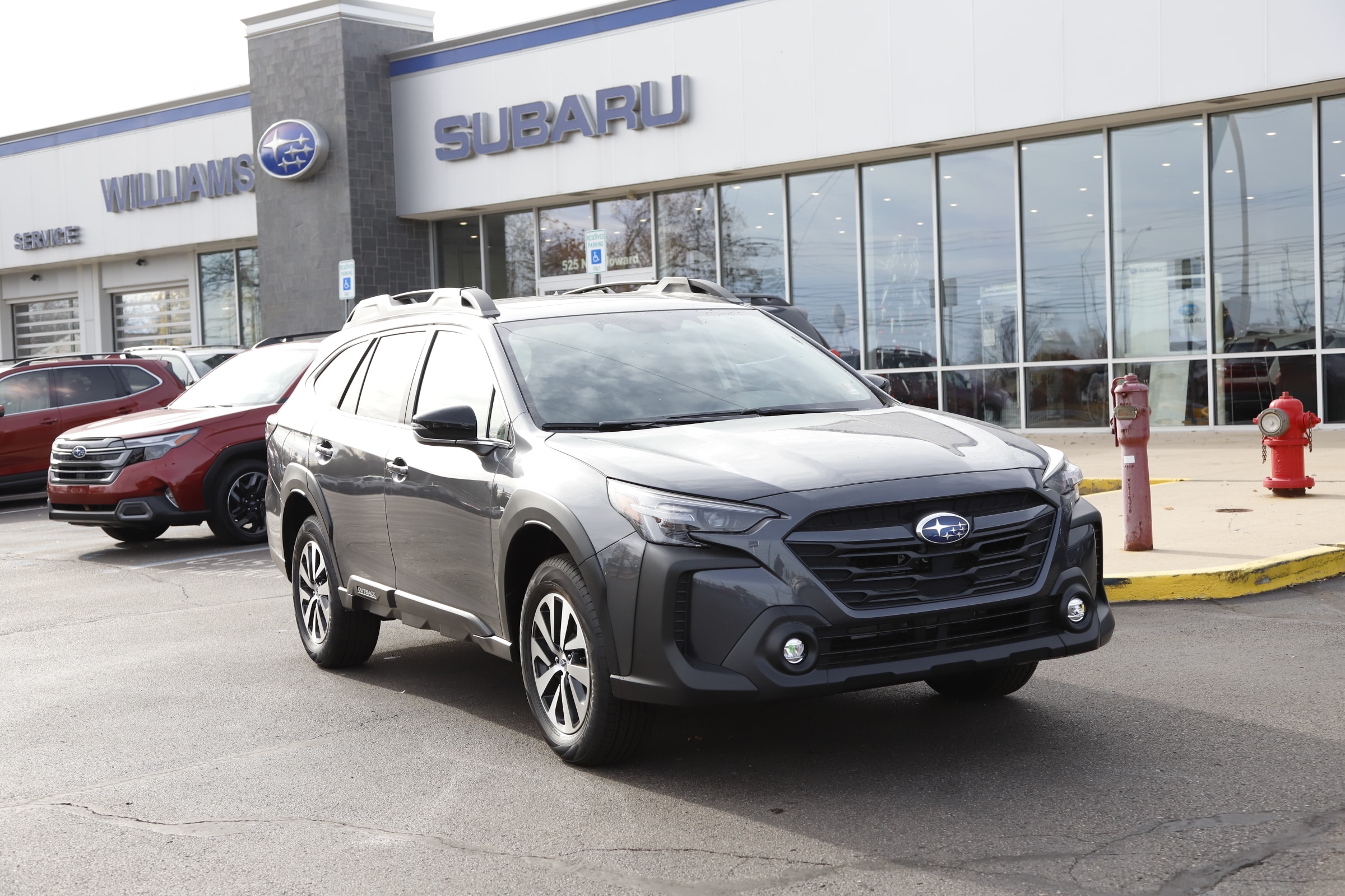 2025 Subaru Outback Premium's photo