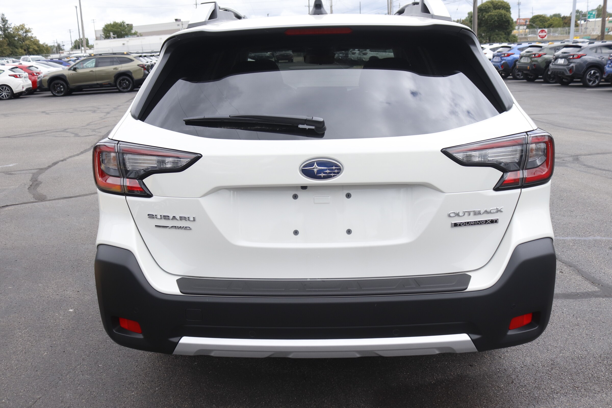 2025 Subaru Outback Touring XT photo 3