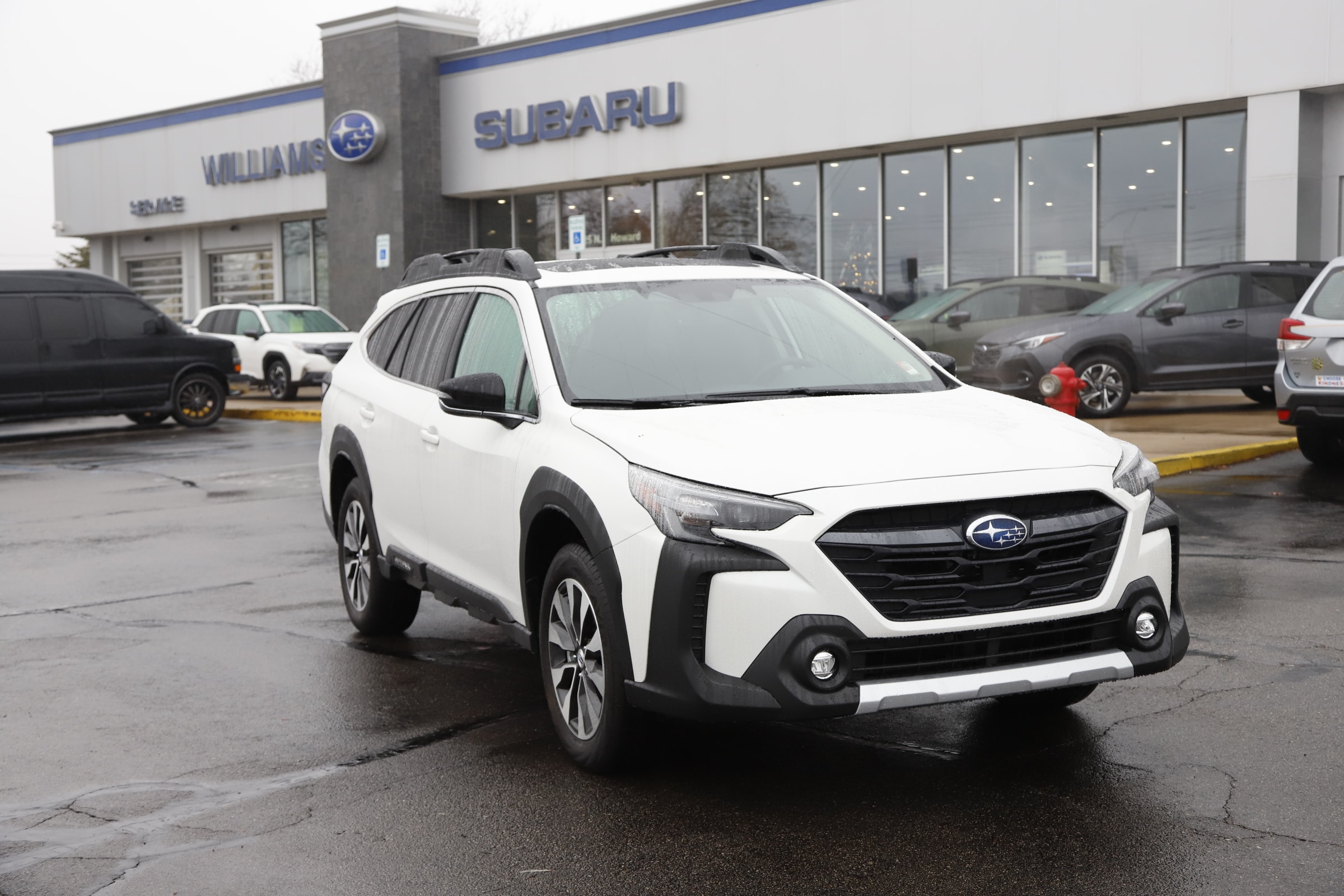 2025 Subaru Outback Limited's photo