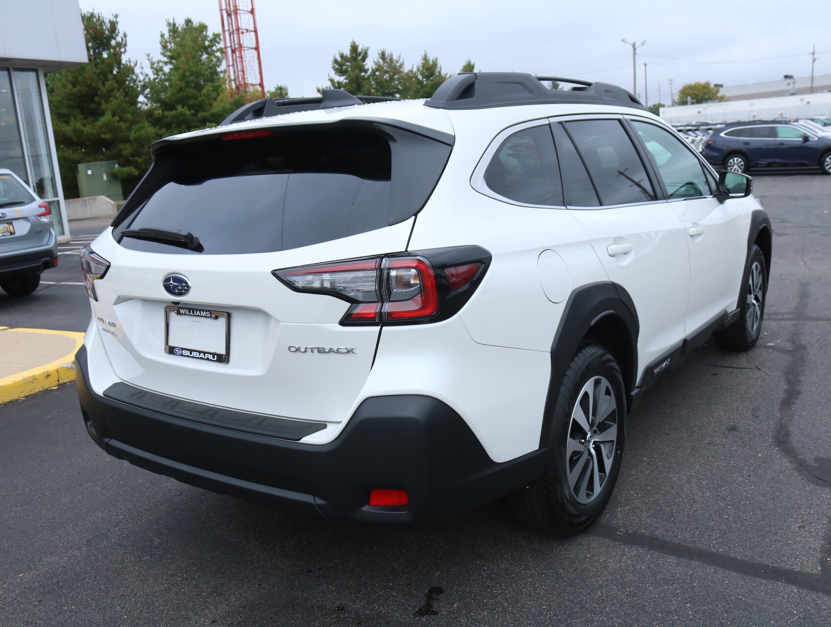 2025 Subaru Outback Premium photo 3