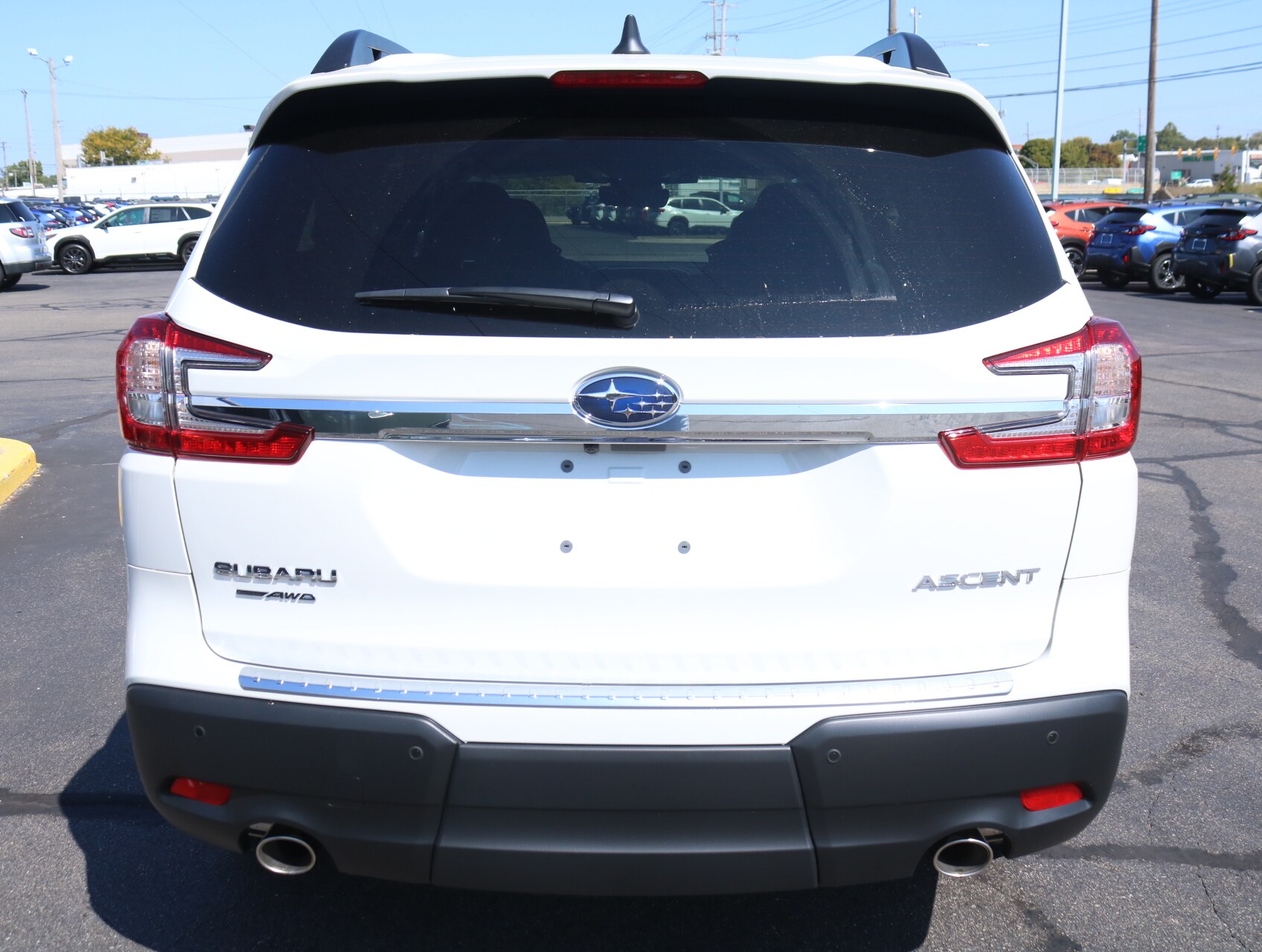 2025 Subaru Ascent Premium photo 3