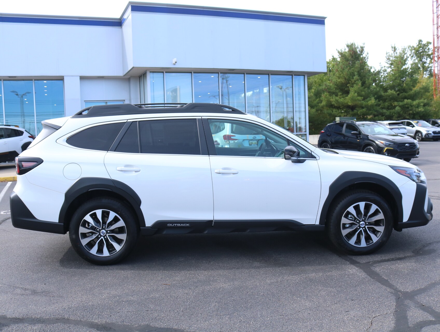 2025 Subaru Outback Limited photo 2