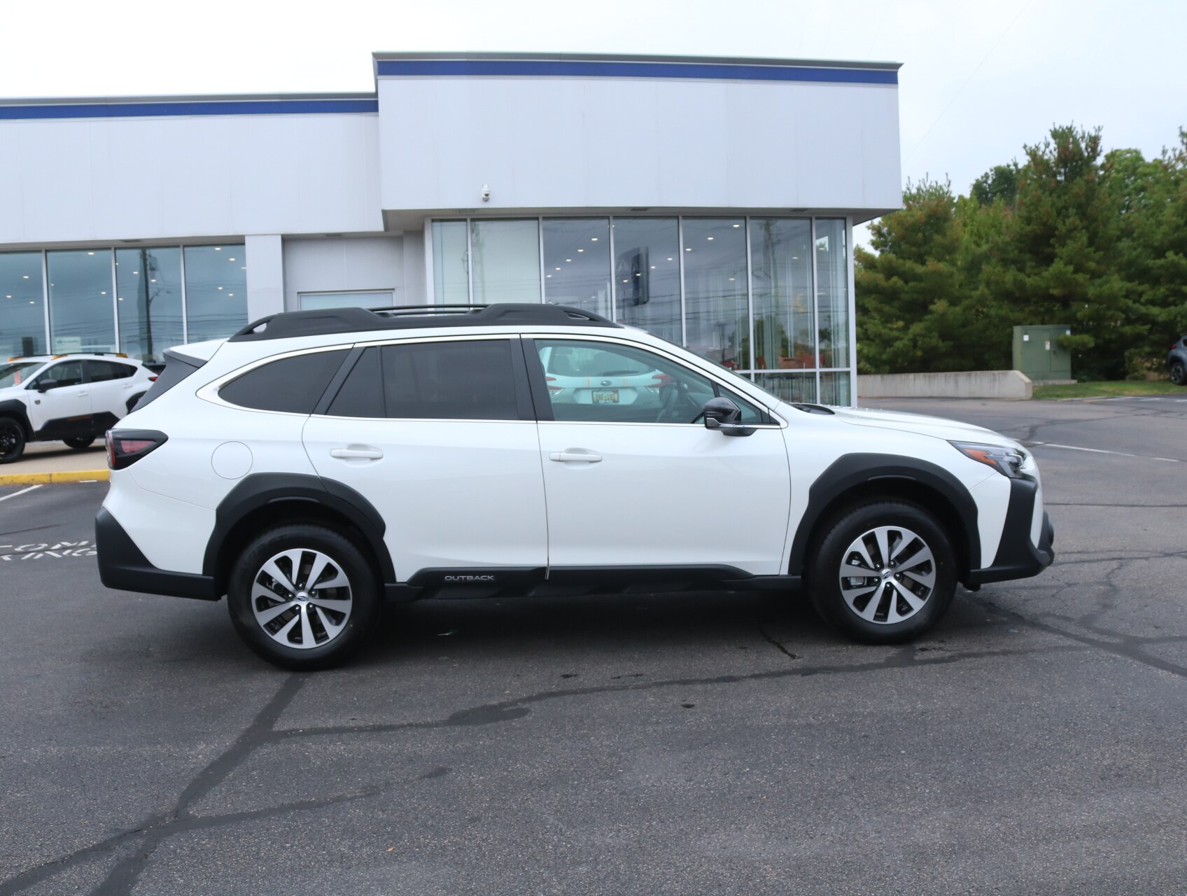 2025 Subaru Outback Premium photo 2