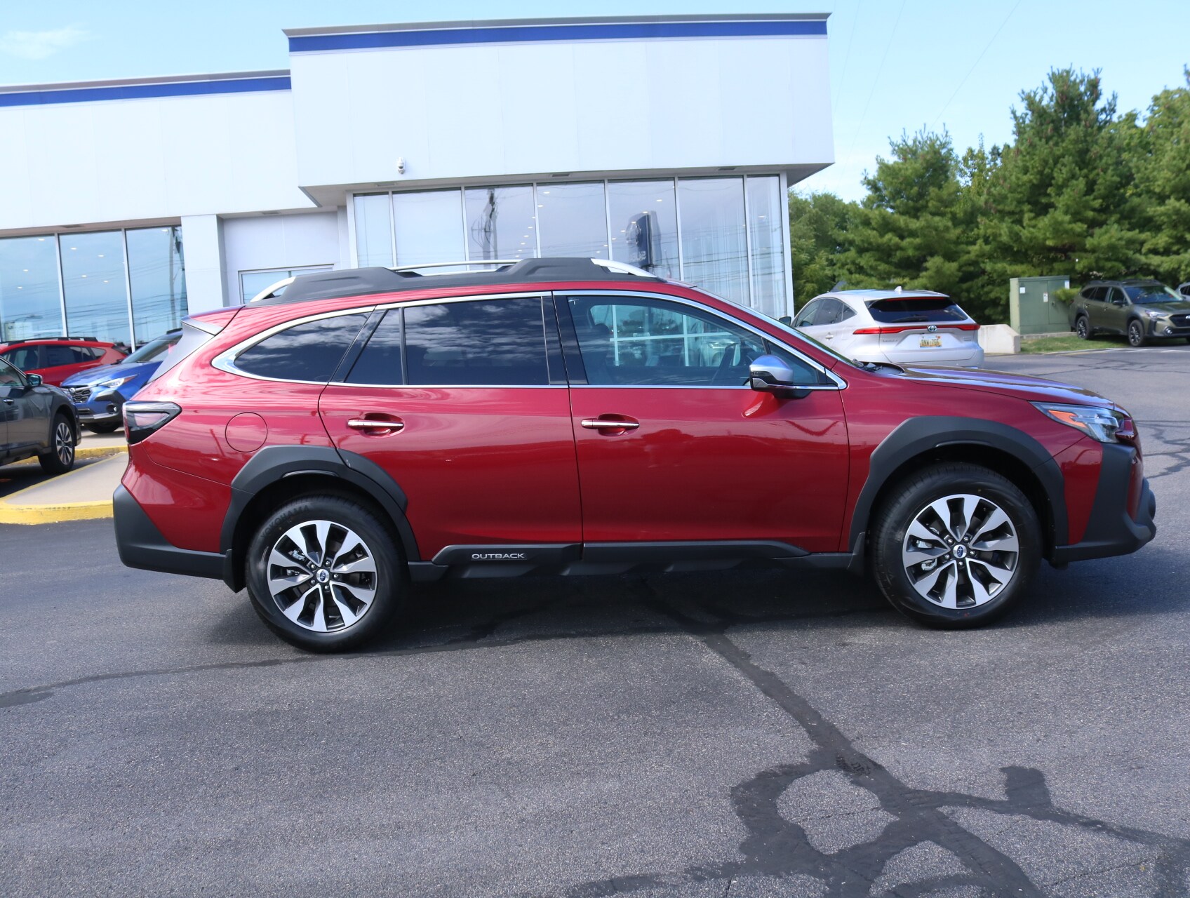 2025 Subaru Outback Touring XT photo 2