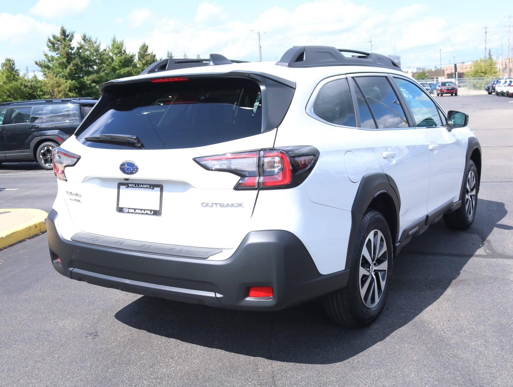 2025 Subaru Outback Premium photo 2