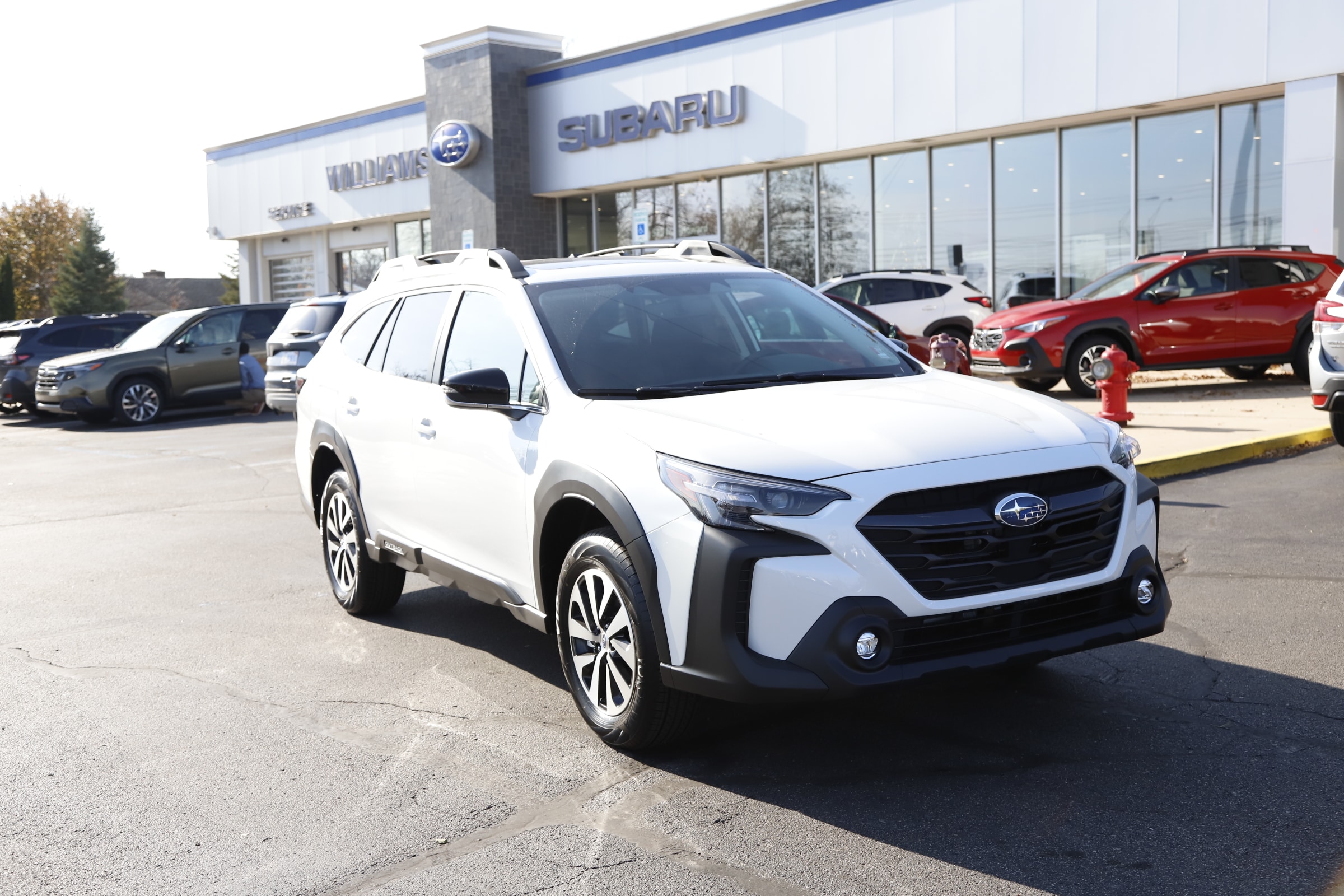 2025 Subaru Outback Premium's photo