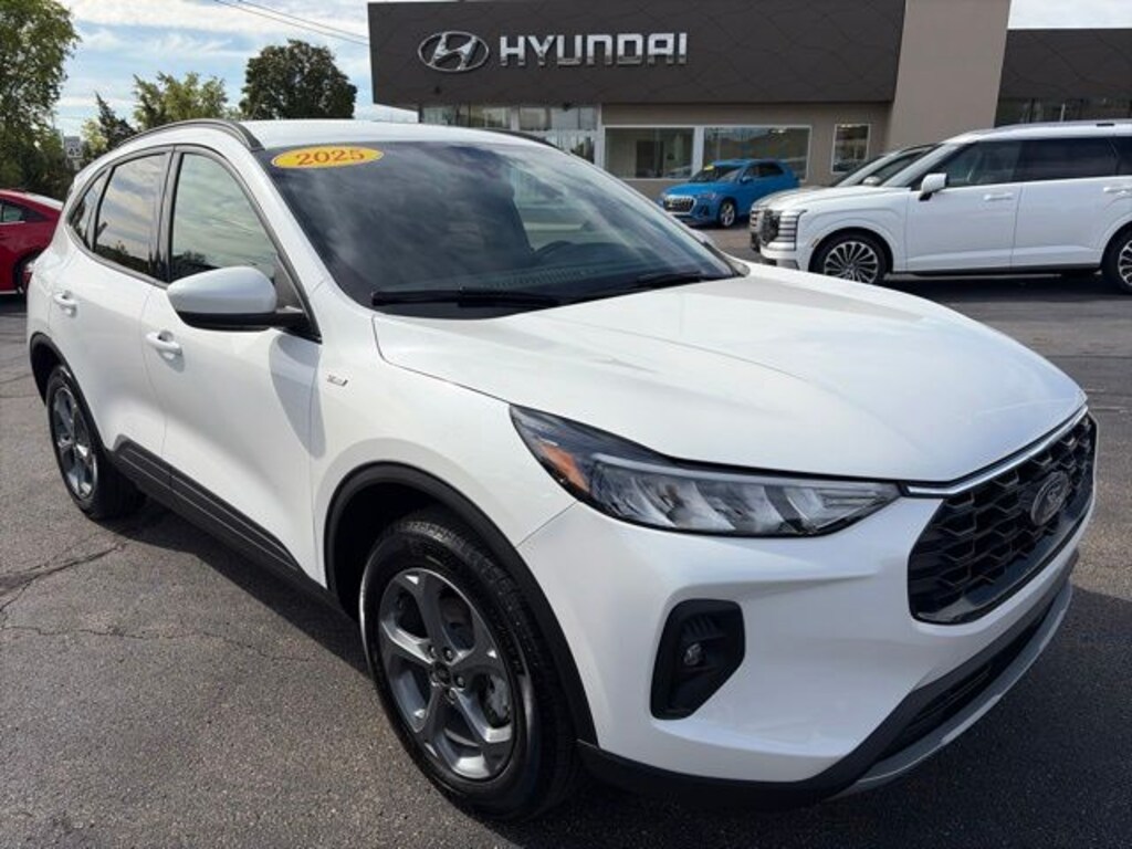 Used 2025 Ford Escape ST-Line Select SUV