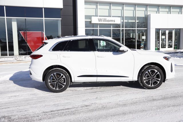 2025 Audi Q5 Premium - Photo 2