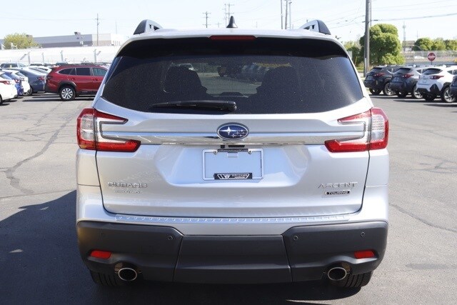 2025 Subaru Ascent Touring photo 3