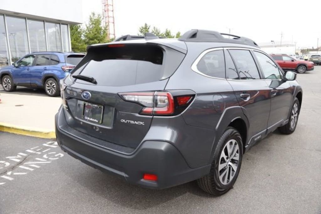 Used 2025 Subaru Outback Premium SUV