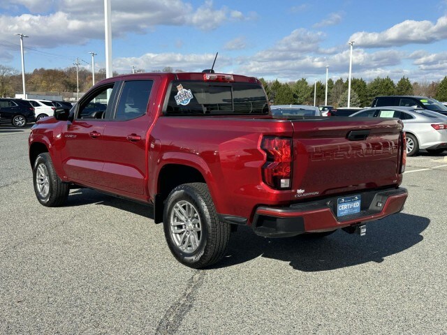 2024 Chevrolet Colorado LT photo 3