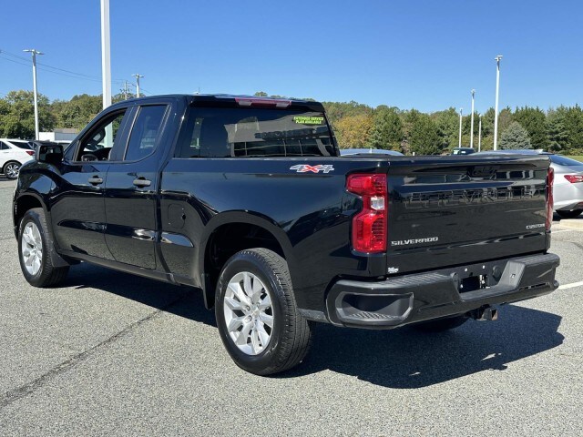 2022 Chevrolet Silverado 1500 Custom photo 3