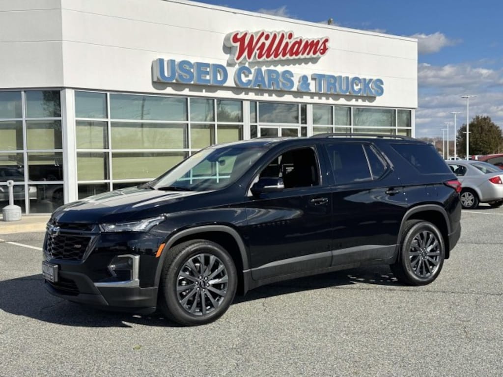 Used 2023 Chevrolet Traverse RS SUV