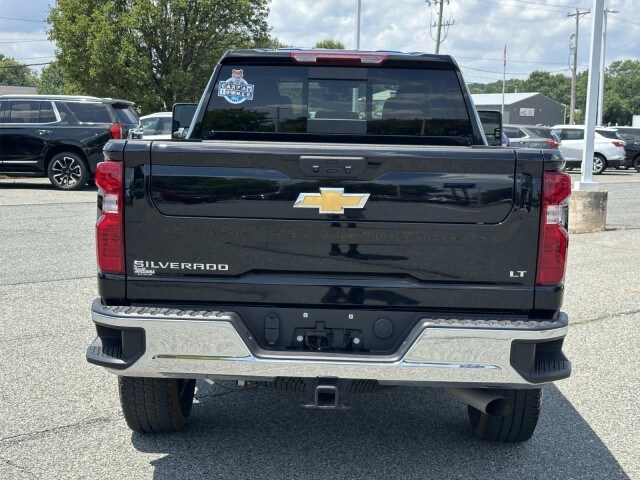 2025 Chevrolet Silverado 2500HD LT photo 4