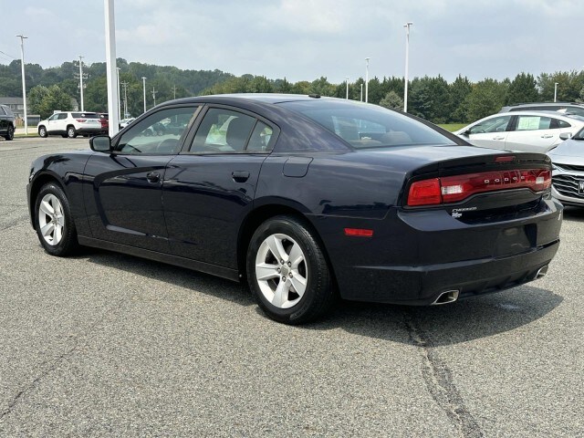 2012 Dodge Charger SE photo 3