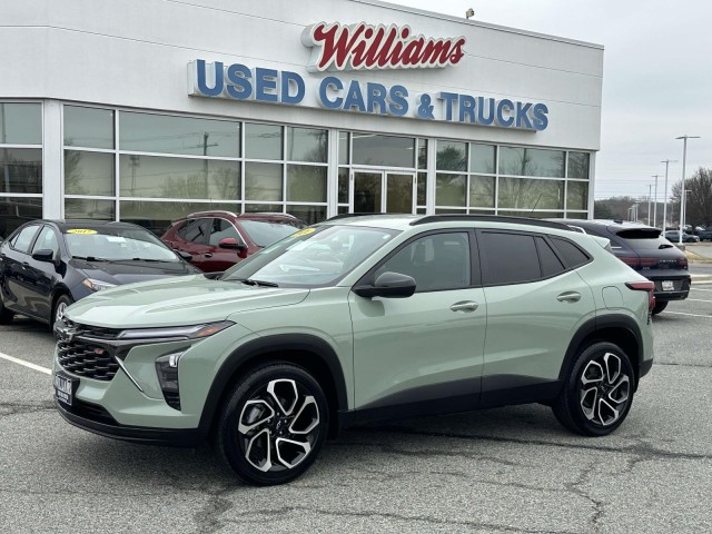 2024 Chevrolet Trax RS's photo