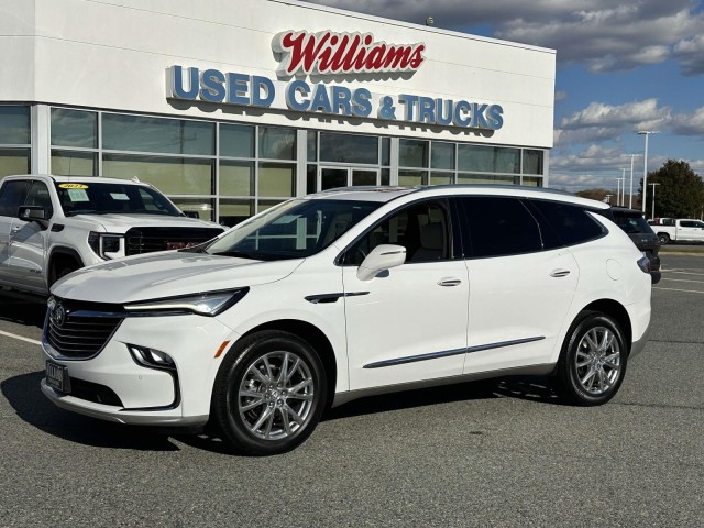 2023 Buick Enclave Essence's photo