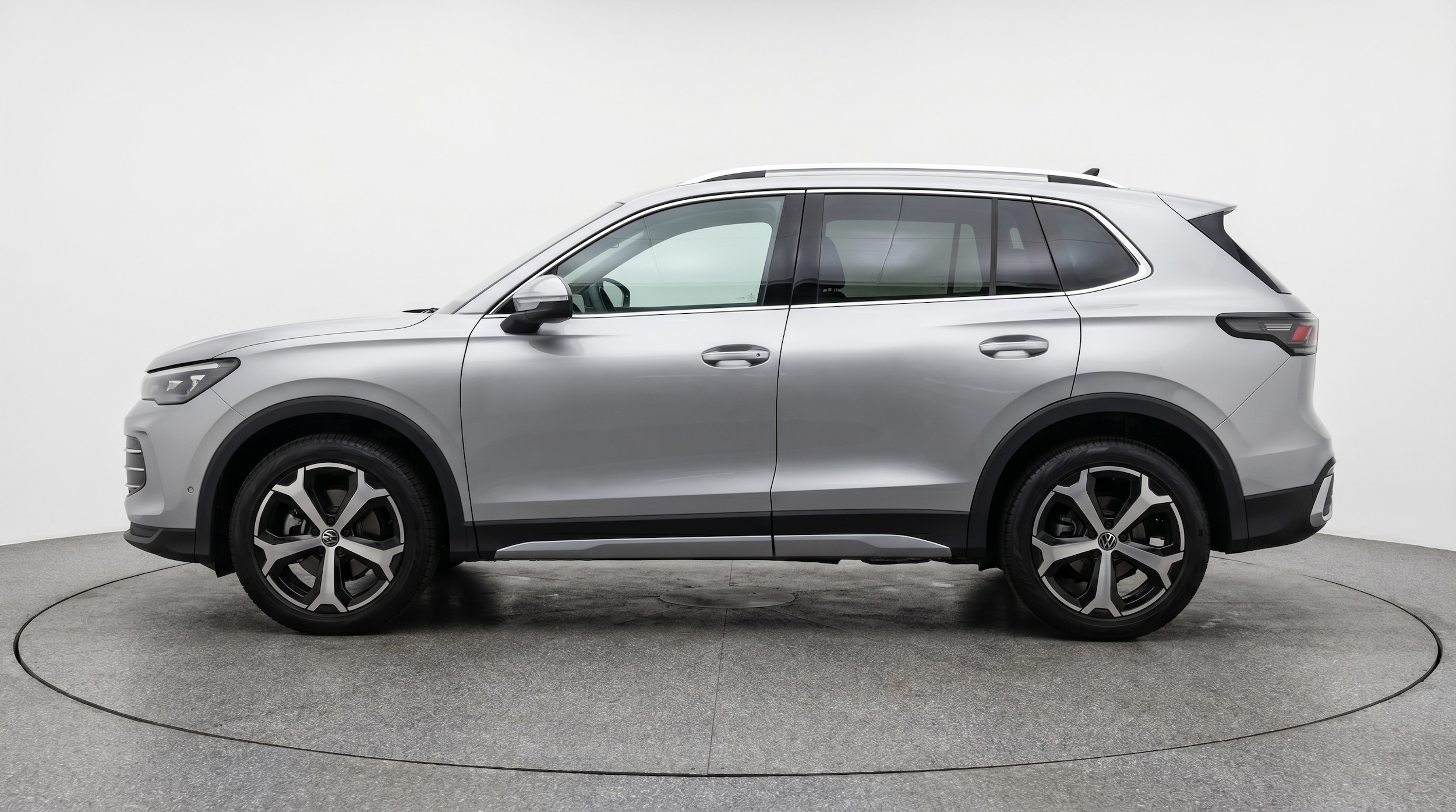 Thumbnail: 2026 Volkswagen Tiguan - 4