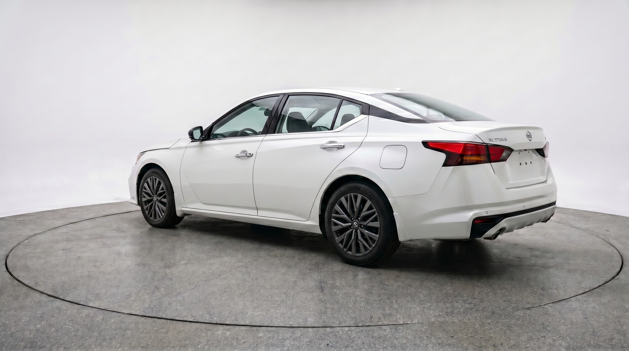 Thumbnail: 2025 Nissan Altima - 5