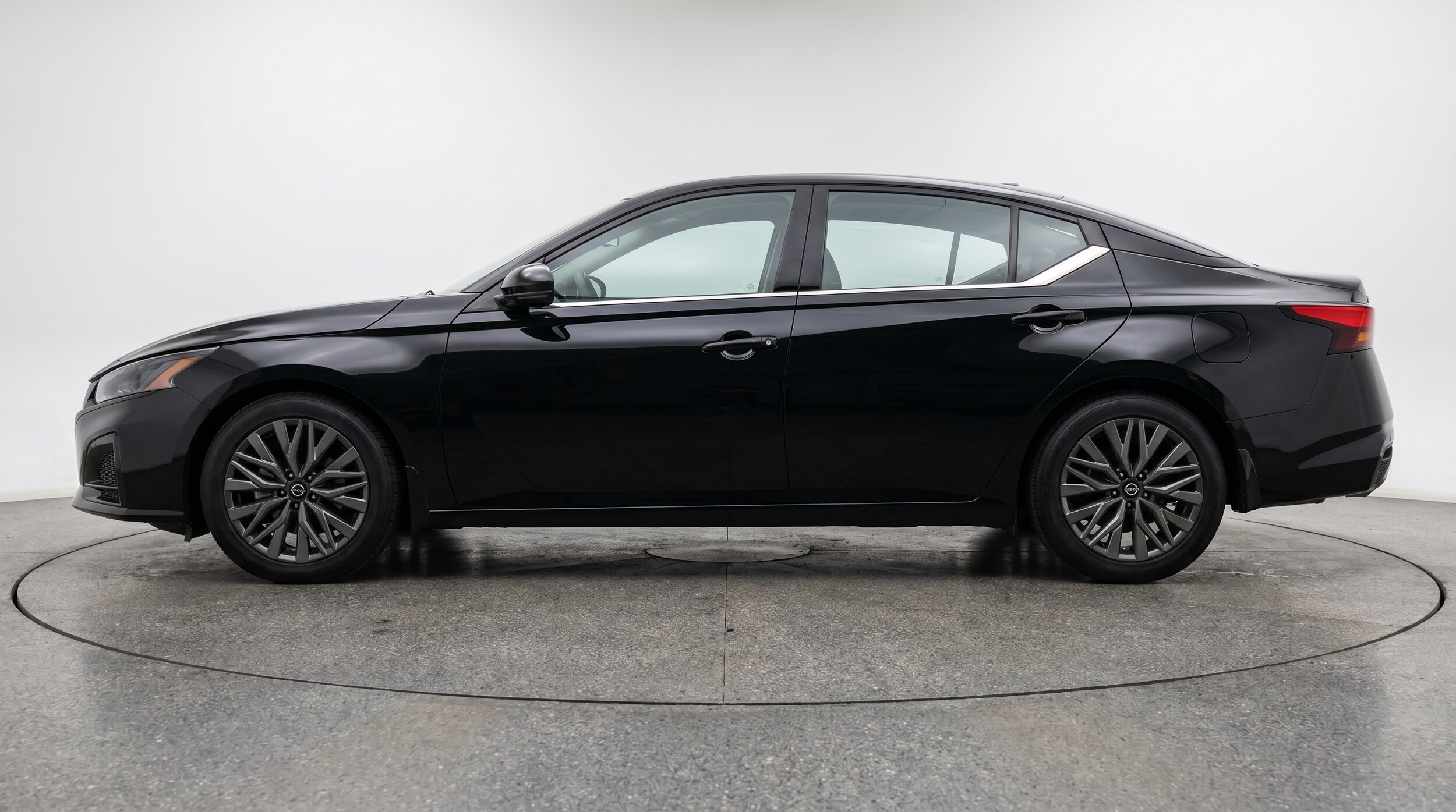Thumbnail: 2025 Nissan Altima - 4