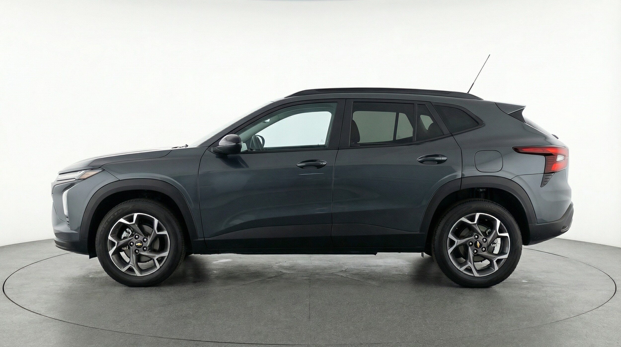 Thumbnail: 2025 Chevrolet Trax - 4