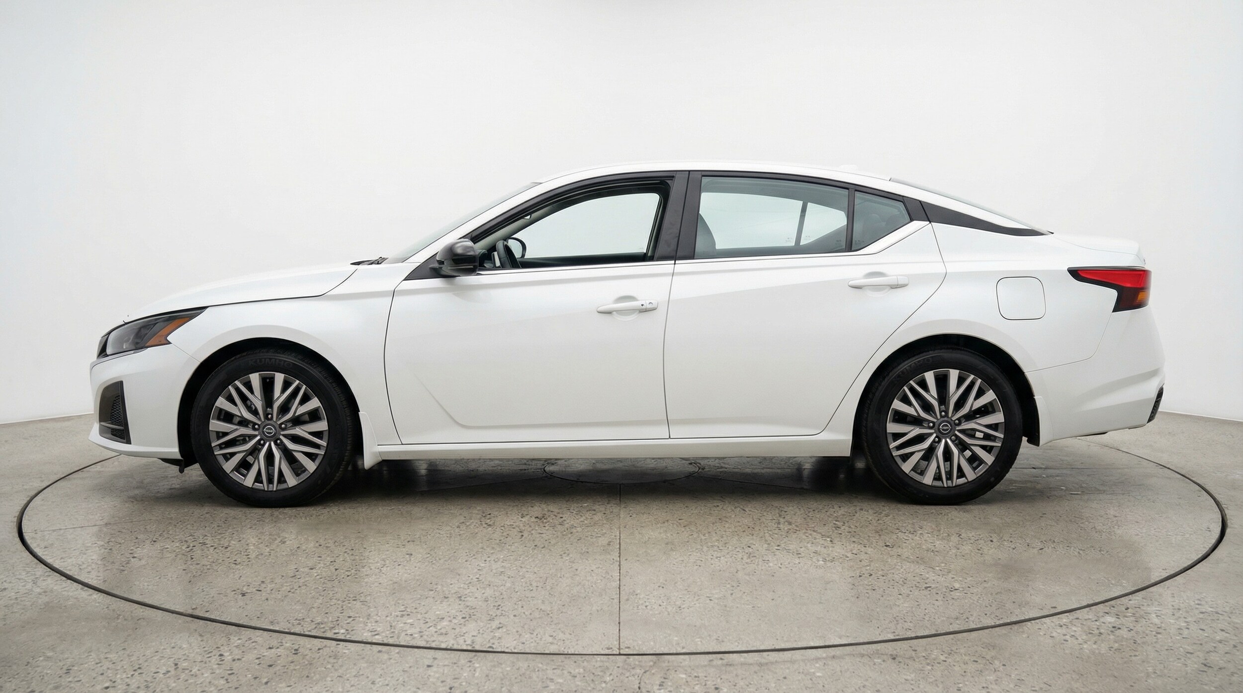 Thumbnail: 2025 Nissan Altima - 4