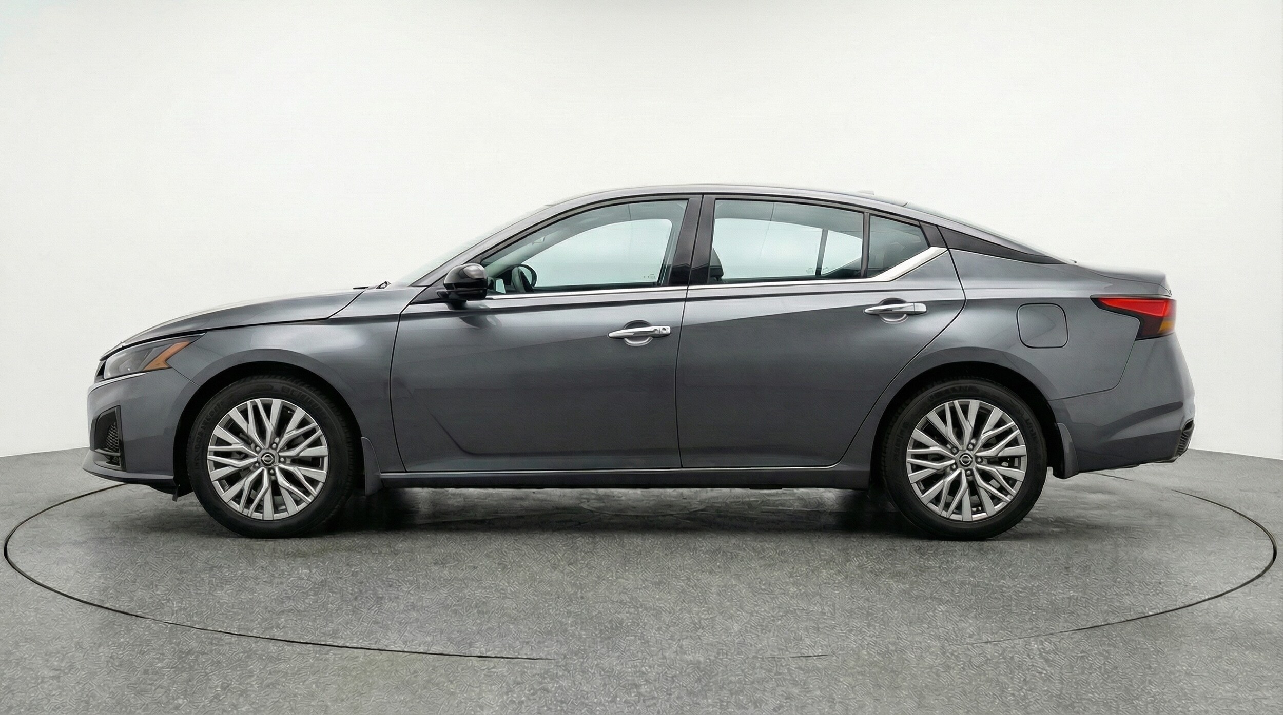 Thumbnail: 2025 Nissan Altima - 4