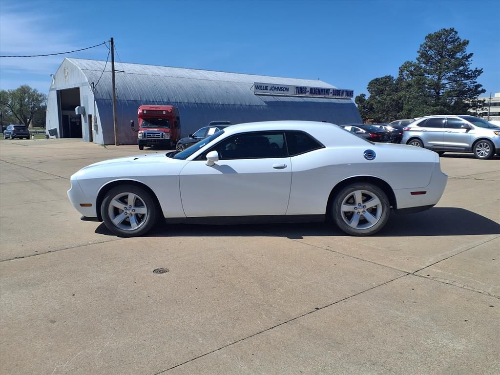 Used 2013 Dodge Challenger SXT with VIN 2C3CDYAG4DH510708 for sale in Pratt, KS