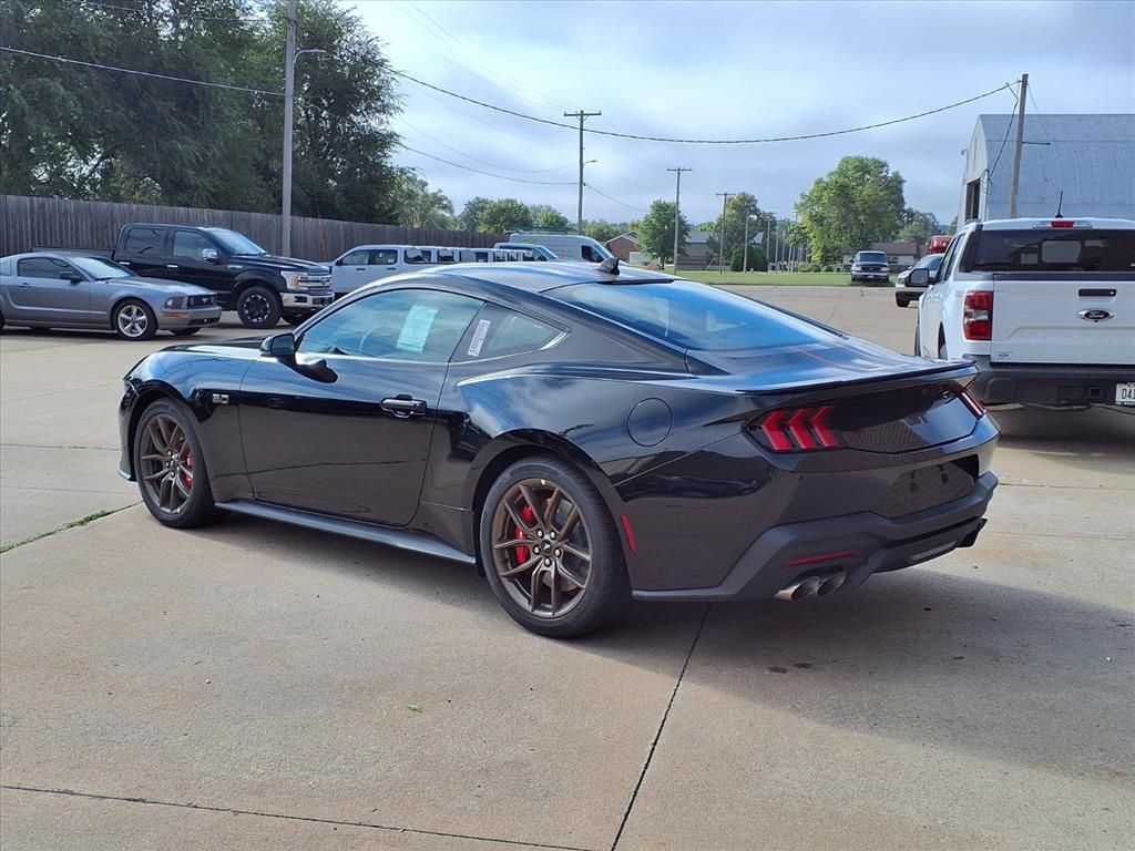 2025 Ford Mustang GT Premium Fastback - Photo 3