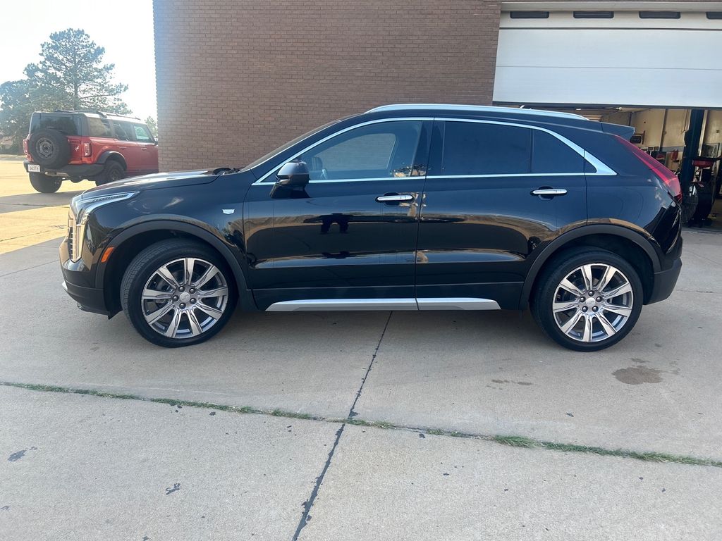 Used 2020 Cadillac XT4 Premium Luxury with VIN 1GYFZCR43LF145357 for sale in Pratt, KS