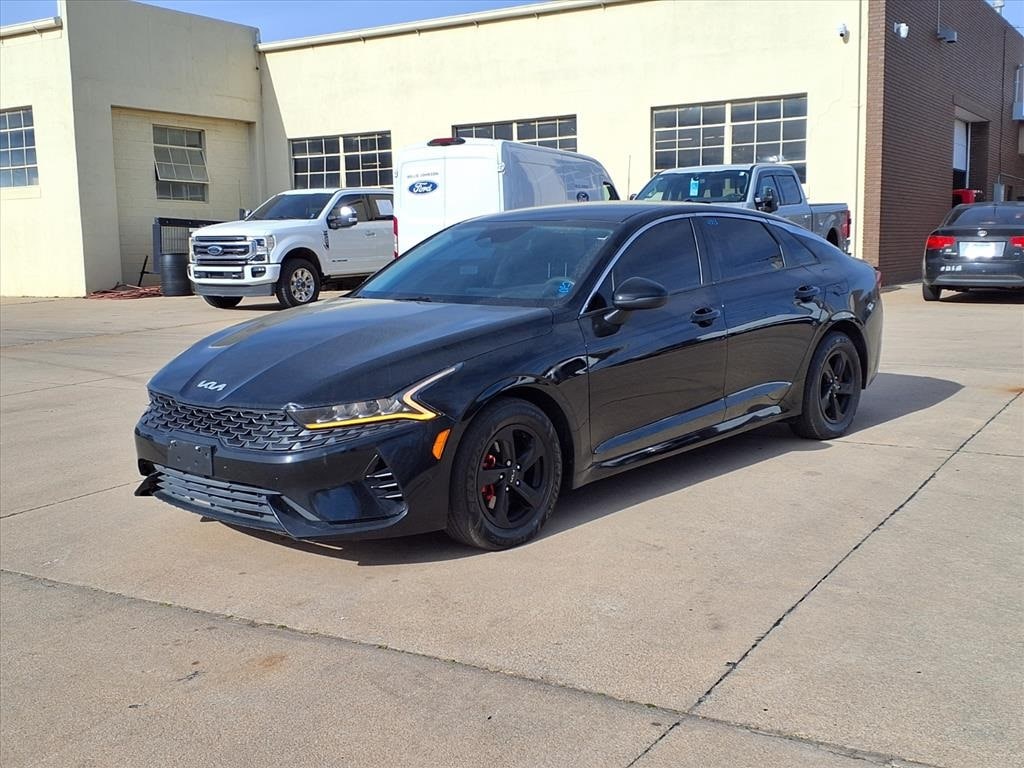 2022 Kia K5 LX's photo