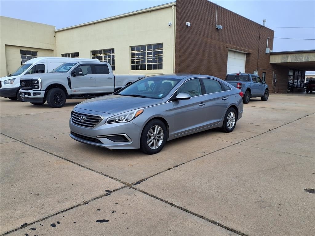 2017 Hyundai Sonata SE's photo