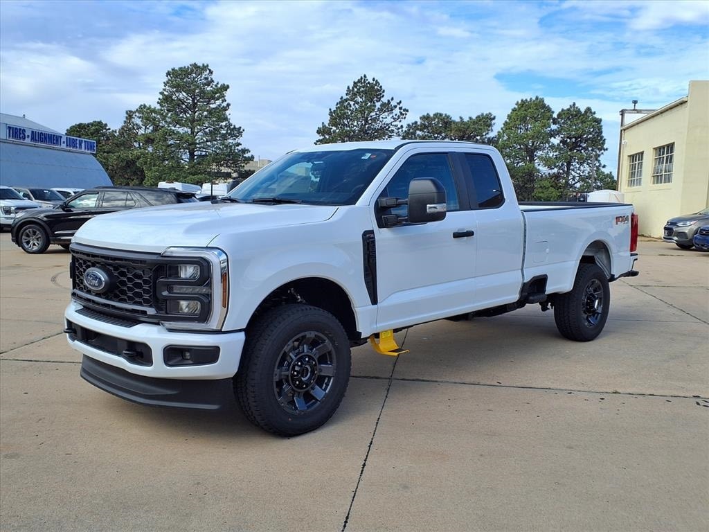2026 Ford F-350 Super Duty XL's photo