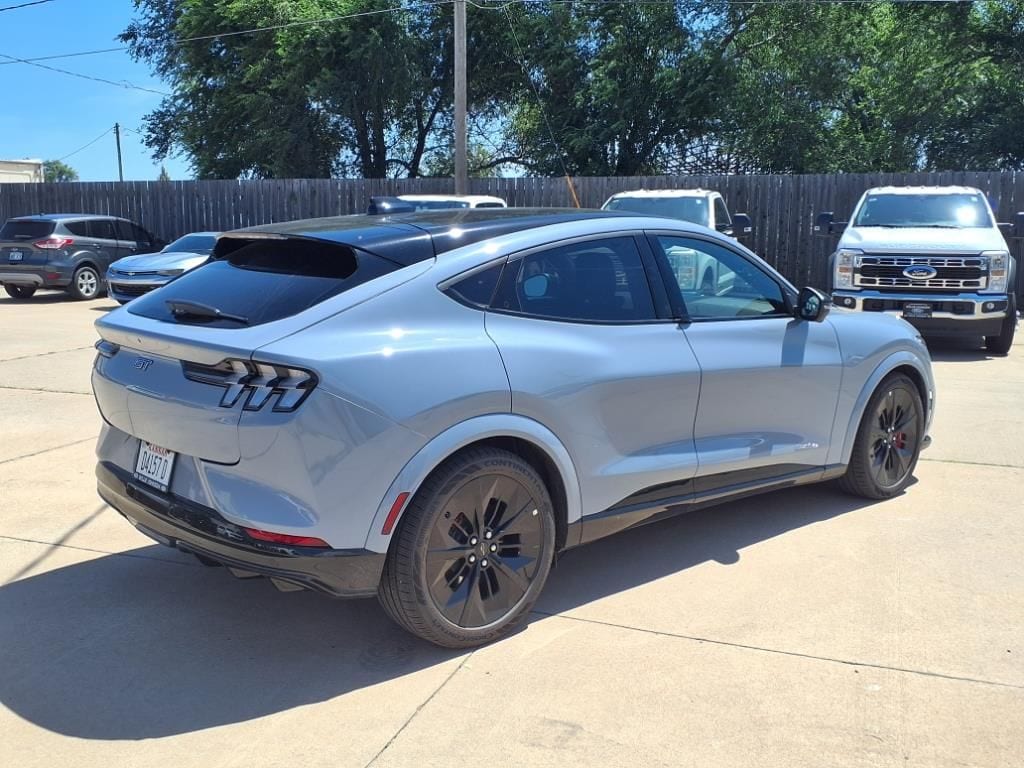 2025 Ford Mustang Mach-E GT - Photo 5