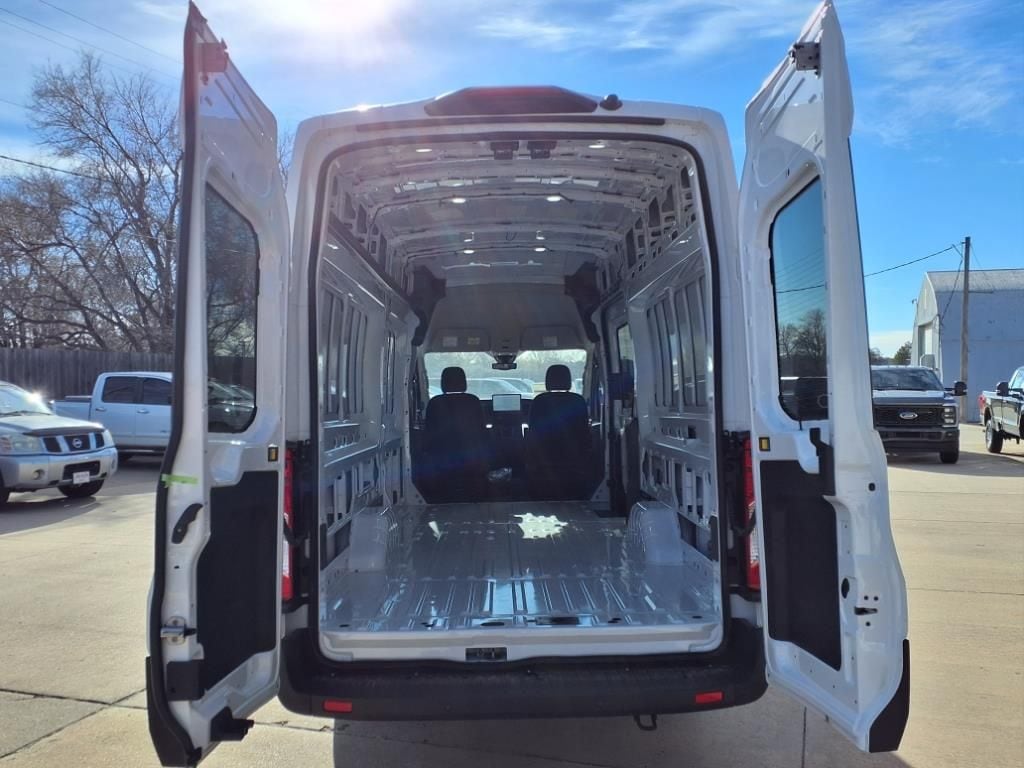 2023 Ford E-Transit Cargo Van Base - Photo 9